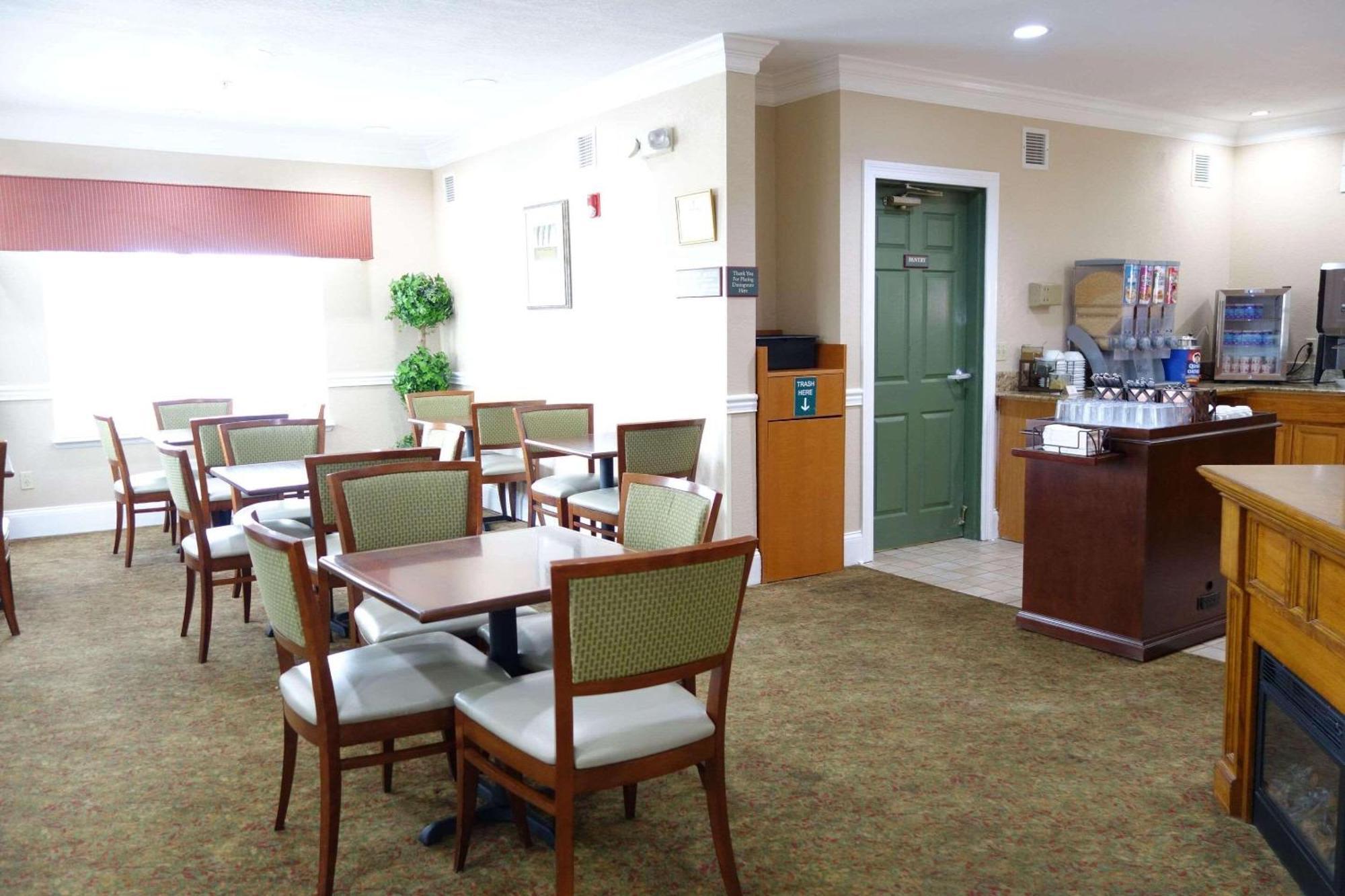 Country Inn & Suites By Radisson, Biloxi-Ocean Springs, Ms Экстерьер фото
